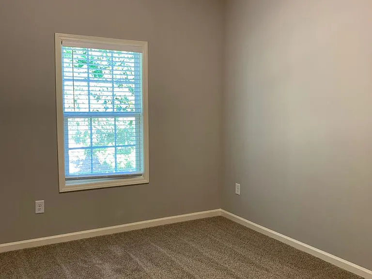 135 Sumner Ct — Photo 34