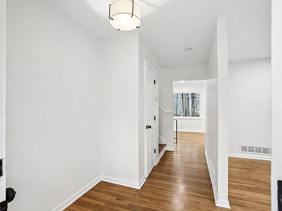 5th image of 4021 Ebenezer Dr