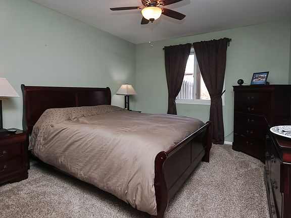 4th image of 9010 W Forest Hill Ave