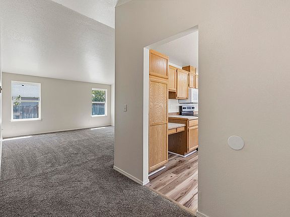 3rd image of 2150 SW 29th St
