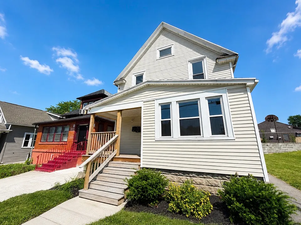 15 Andrews Ave #2