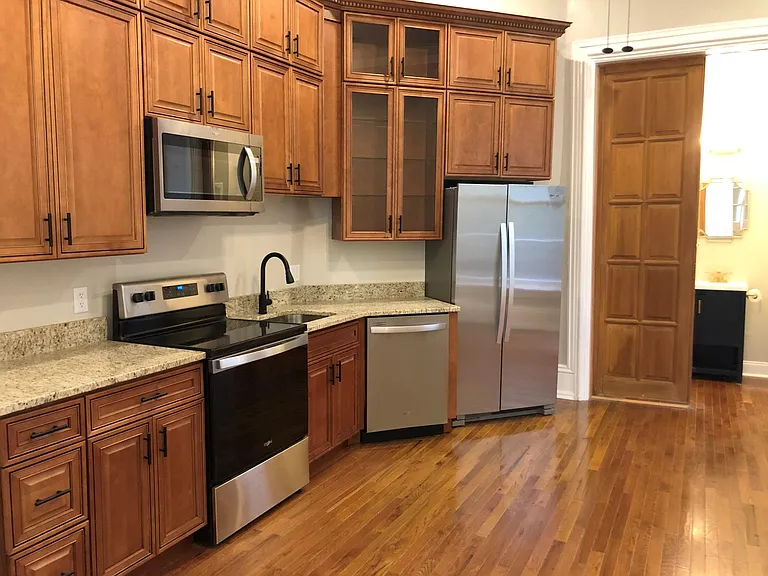 2841 N Front St #6 — Photo 8