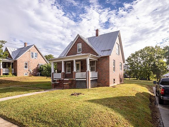 2nd image of 226 Sunrise Ave