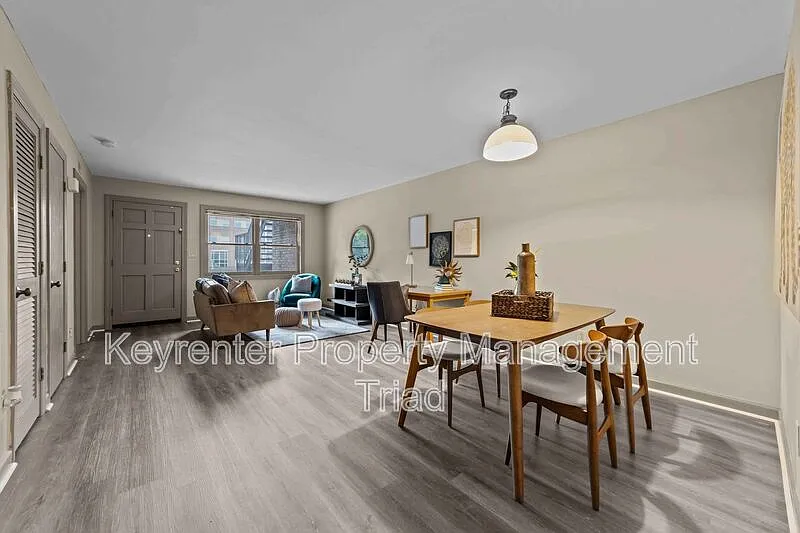 2 bed, 2.0 bath, 922 sqft, $1,000 — Photo 4