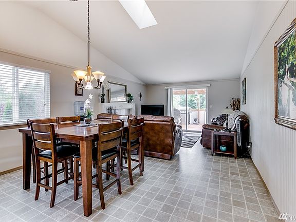5th image of 9438 McKinley Ave