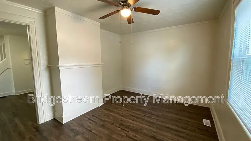 2 bed, 1.5 bath, 1056 sqft, $995 — Photo 4