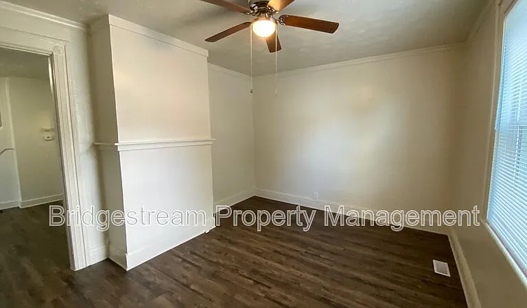 14 Nassau St — Photo 4