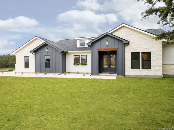 564 Vaquero, Pipe Creek, TX 78063