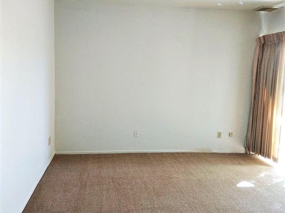 5th image of 7515 W Mackenzie Dr