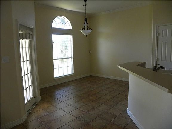 4th image of 3225 Mendocino Dr