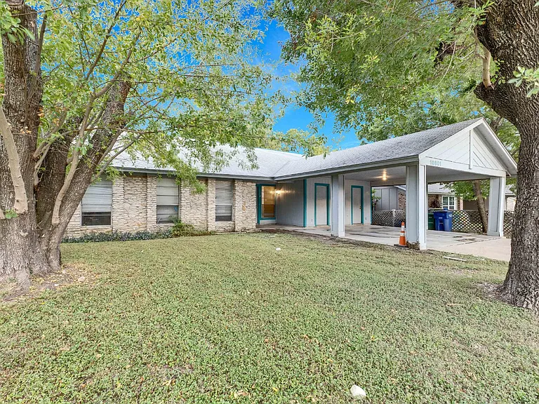 10801 Lanshire Dr #A — Photo 2