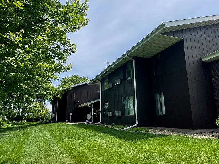 505 Chicago Ave — Photo 6