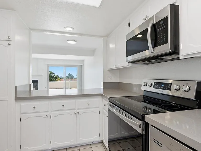 6805 Briarwood Dr — Photo 12
