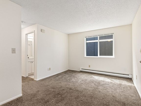 5th image of 621 32nd St #19
