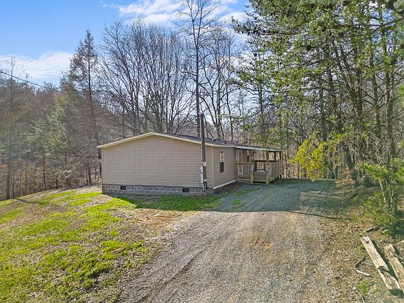 2nd image of 904 Indian Gap Rd