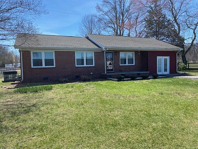 1st image of 1005 Turkey Creek Dr