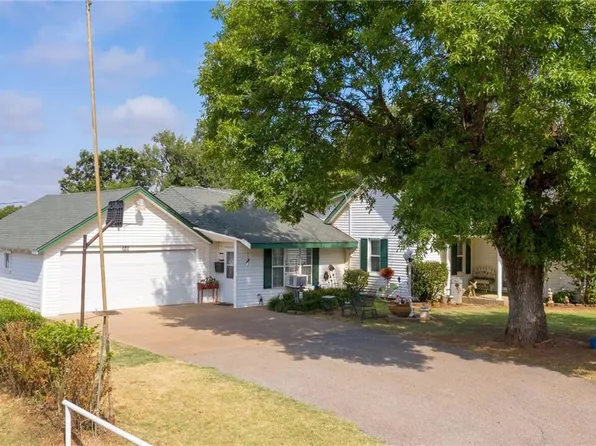 408 N 11th St, Thomas, OK 73669