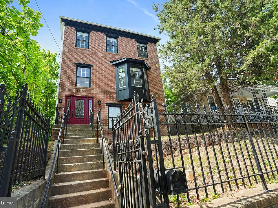 5115 Bass Pl SE