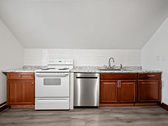 4th image of 225 Winthrop St Floor 3