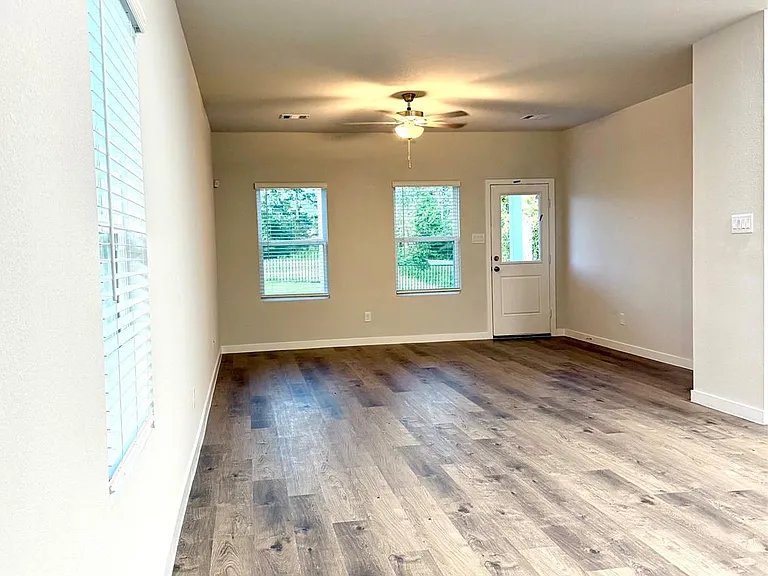 533 Shoreview Dr — Photo 7