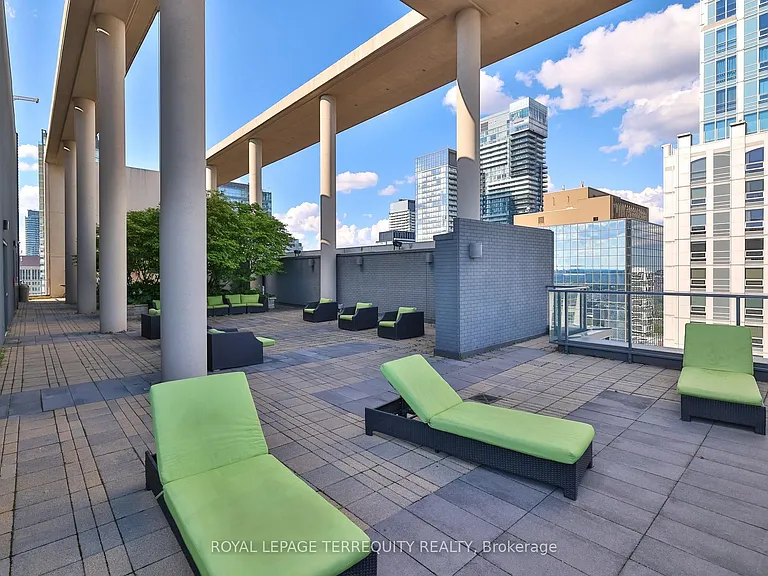 770 Bay St #2412 — Photo 42