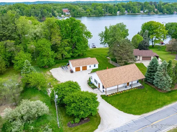 1200 Iroquois Trl, Hastings, MI 49058