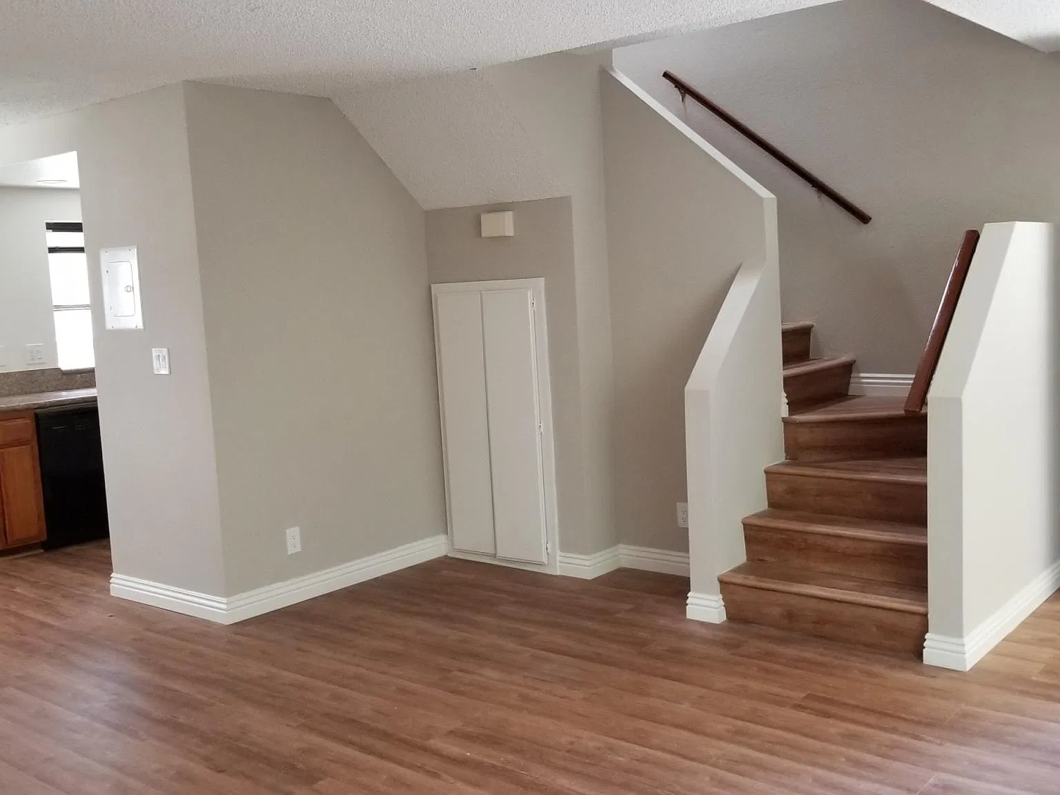 428 N Curtis Ave — Photo 3