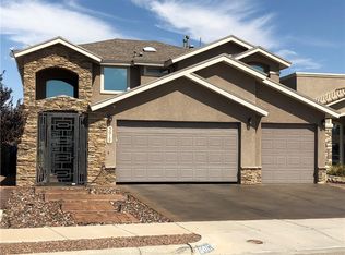 5017 Moon Ranch Ln, El Paso, TX 79934