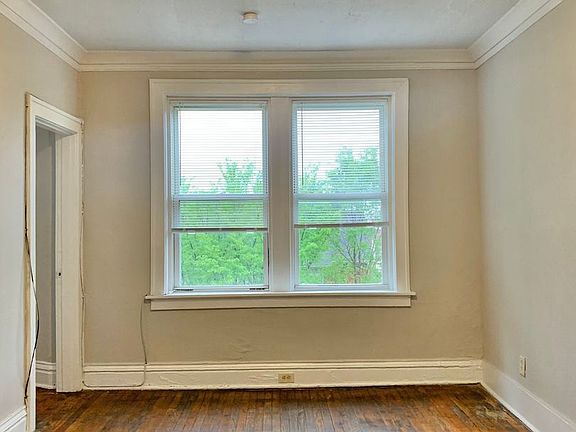 3rd image of 5567 Clemens Ave #3W