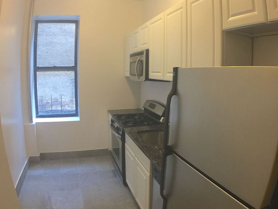 1st image of 941 Washington Ave APT 1B