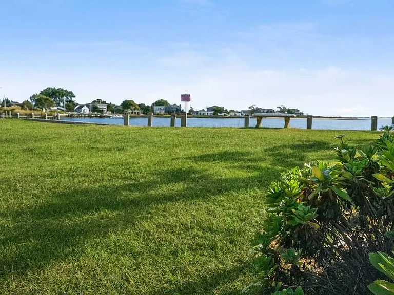 62 Middle Pond Rd — Photo 26
