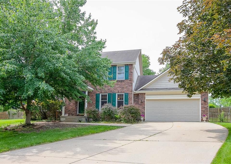 1st image of 1801 NE Waterfield Village Ct