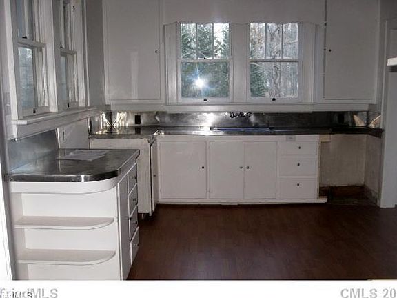 3rd image of 230 Catawba Valley Blvd