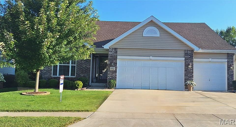 1st image of 492 Pleasant Breeze Dr