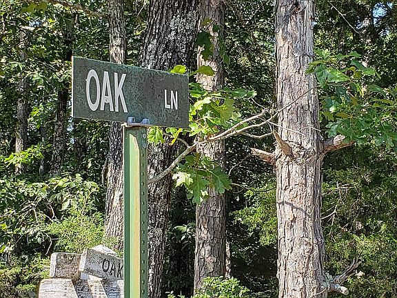 3rd image of Oak Lane And Lynn Ln