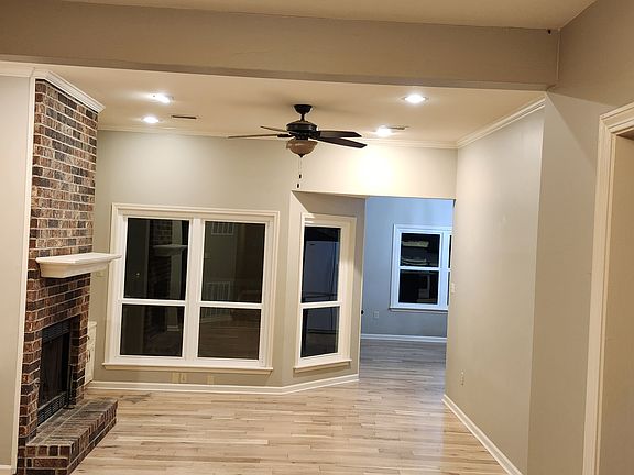 2nd image of 18 Forest Brook Ct
