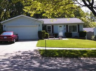 209 Woodlake Dr, Brighton, MI