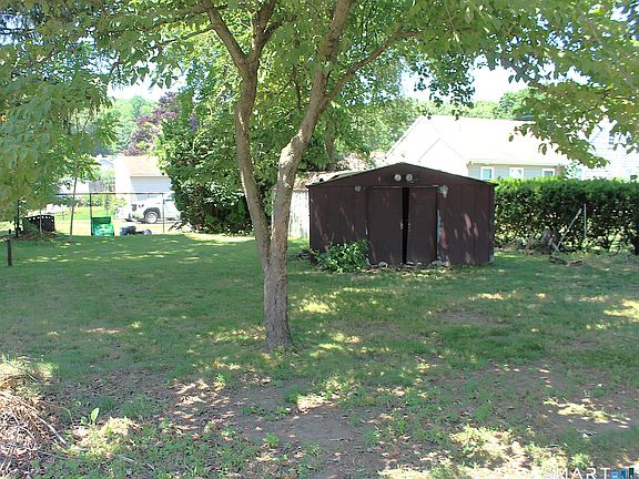 4th image of 212 Lake Avenue