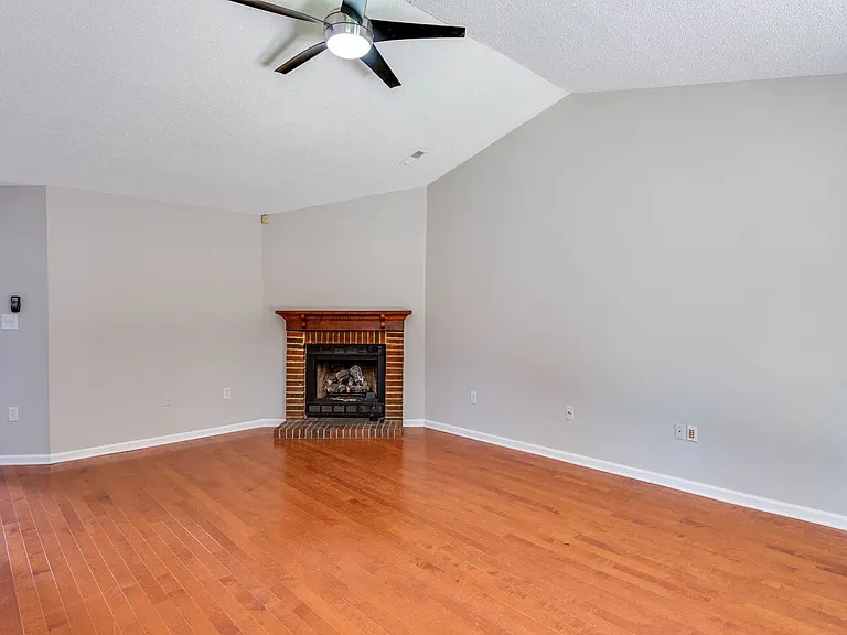 13818 Faversham Ct — Photo 17