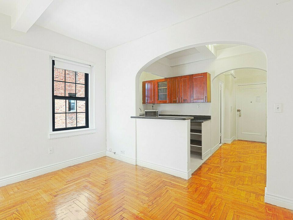 1st image of 245 E 11th St APT 4K