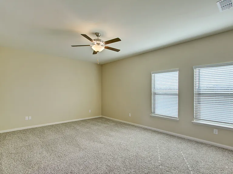 3217 Bowen St — Photo 11