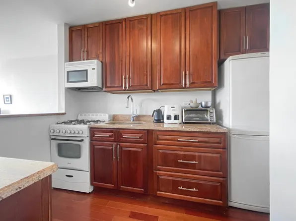 333 East 30th Street image 4 of 14