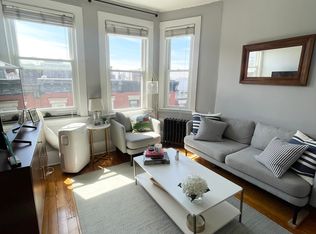 34 Grove St APT 10, Boston, MA 02114