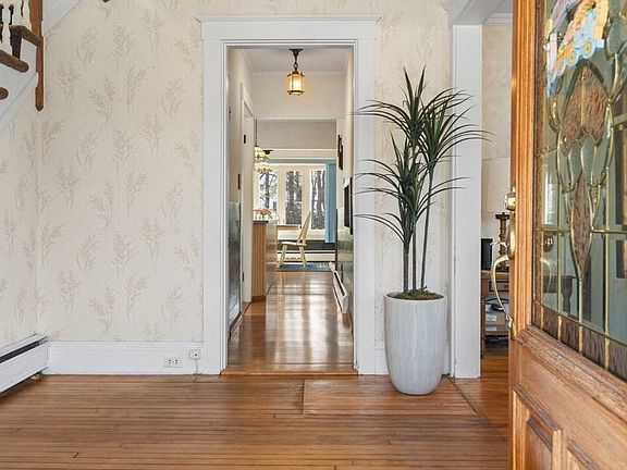 5th image of 63 Walnut St