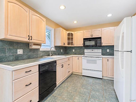 5th image of 32 Melville Road
