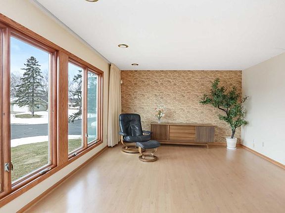 5th image of 1533 Circle Ln