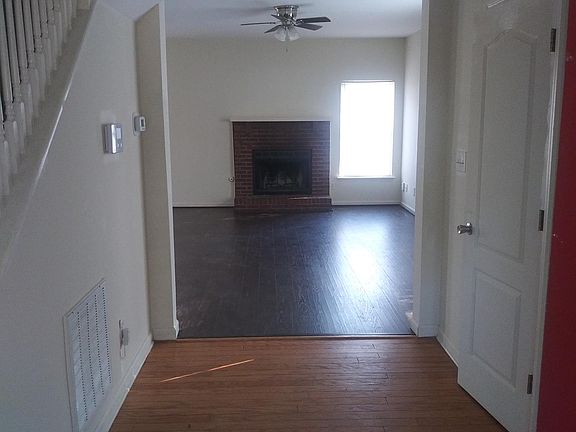 4th image of 2768 Woodlawn Way
