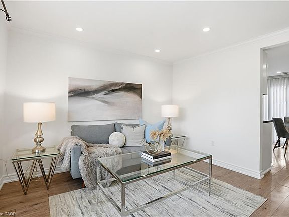 4th image of 190 Mead Ave