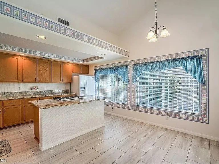 8939 Dove Cove Dr — Photo 13
