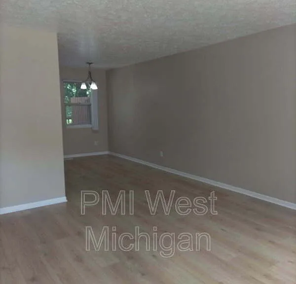 4258 Bond Ave #4 — Photo 5